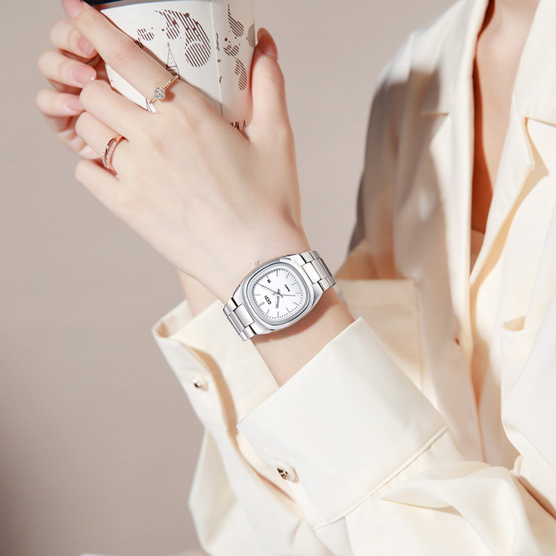 UTHAI CQ361 ファッションレディースウォッチ、ソリ - Luxury Watch Square のレビューと価格