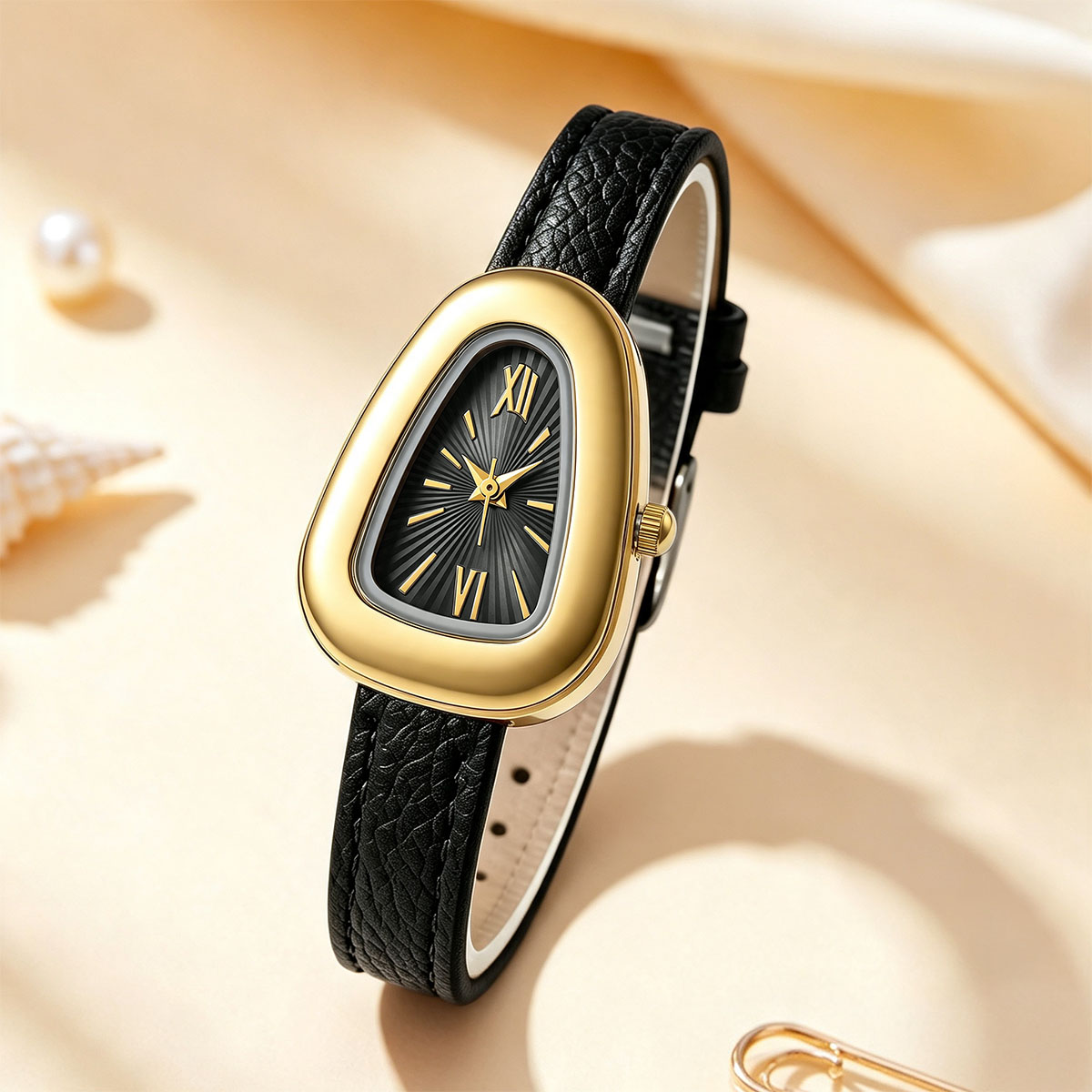 不規則な楕円形のクォーツ時計、ローマ数字、薄い革製ストラップ - Watch Triangle Luxury のレビューと価格