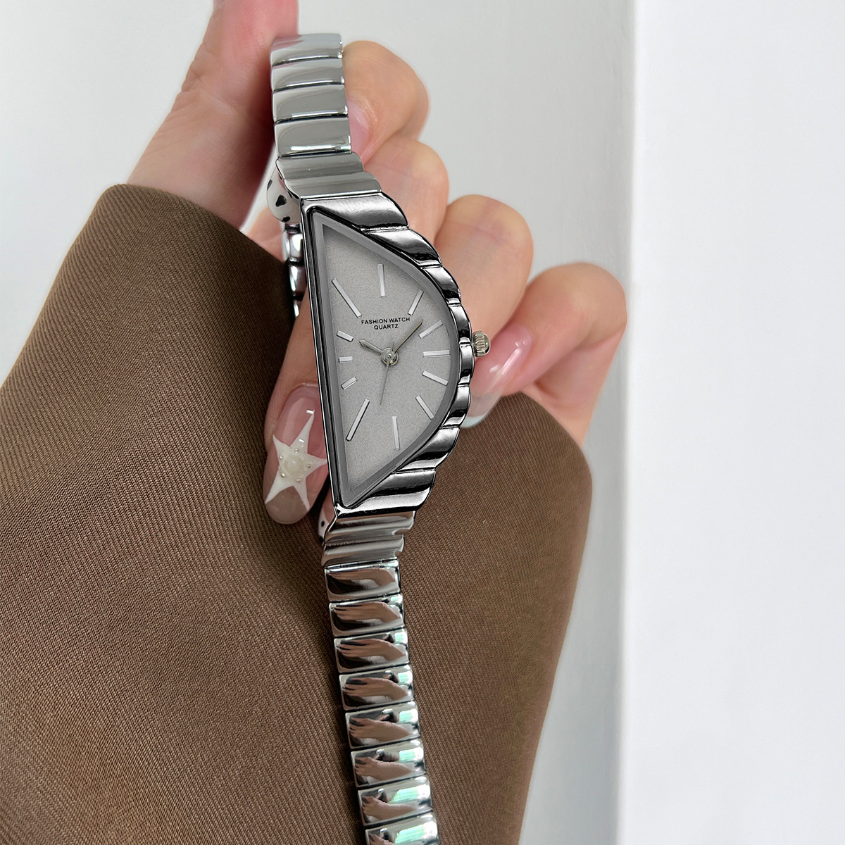 レディース腕時計 ファッション クリエイティブ 三角形ブレス - Watch Triangle Luxury のレビューと価格