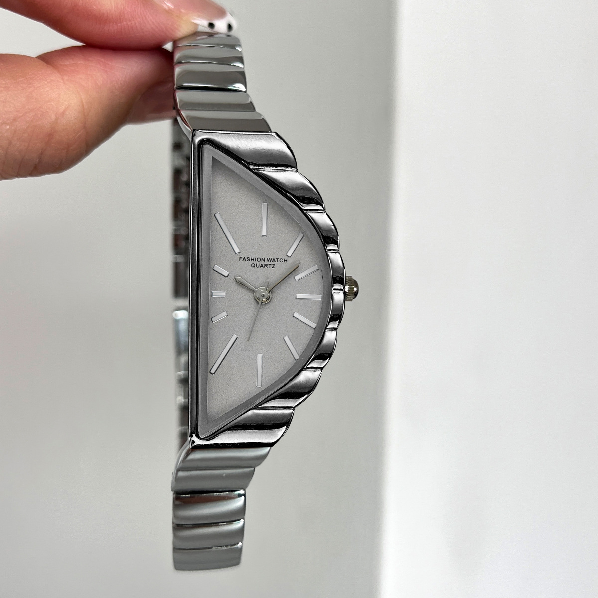 レディース腕時計 ファッション クリエイティブ 三角形ブレス - Watch Triangle Luxury のレビューと価格