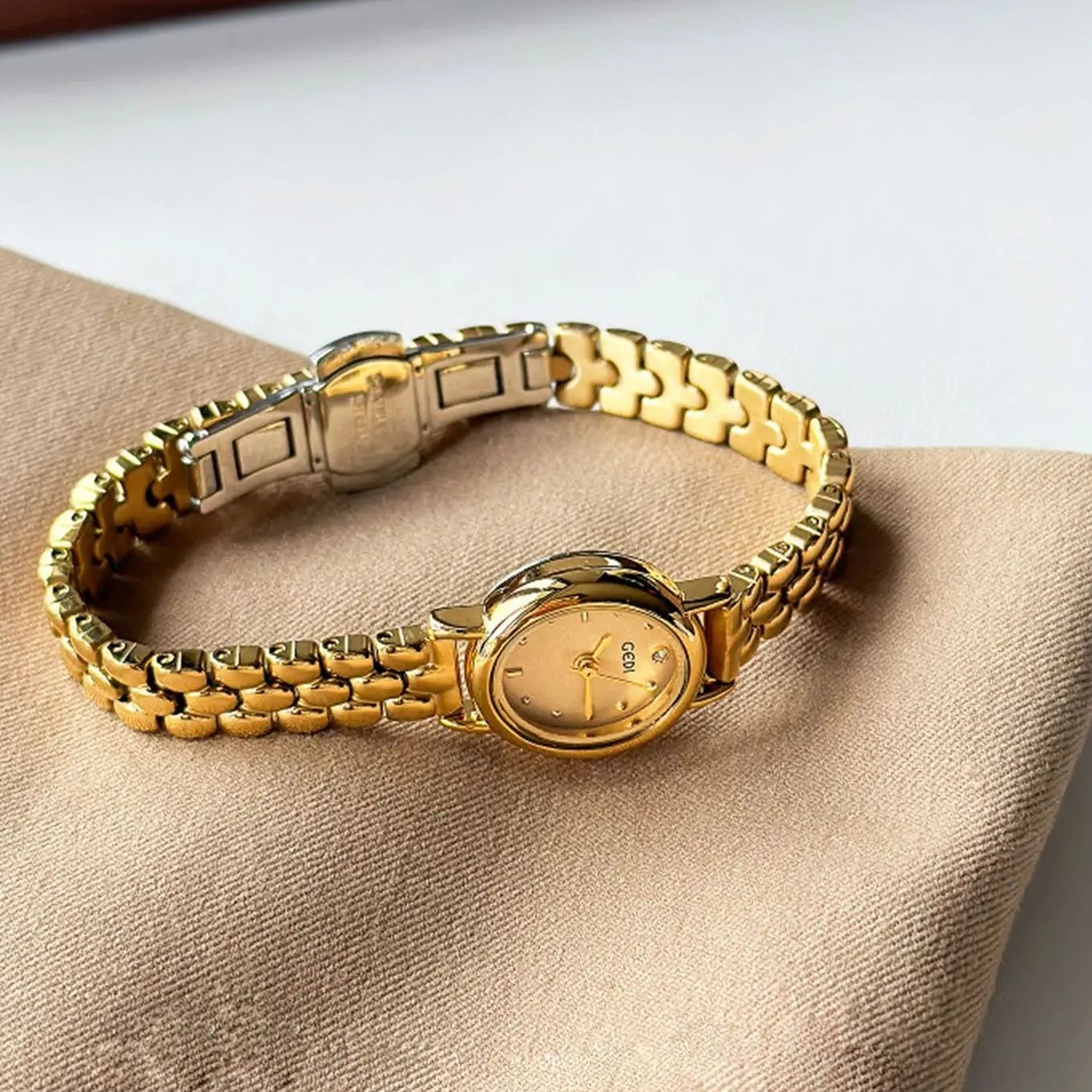 女性用オリジナル高級ブランド腕時計、レトロなゴールデンオーバ - Luxury Watch Sale のレビューと価格